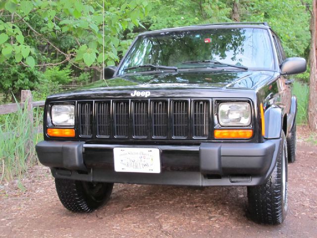 2000 Jeep Cherokee Base GLS LX