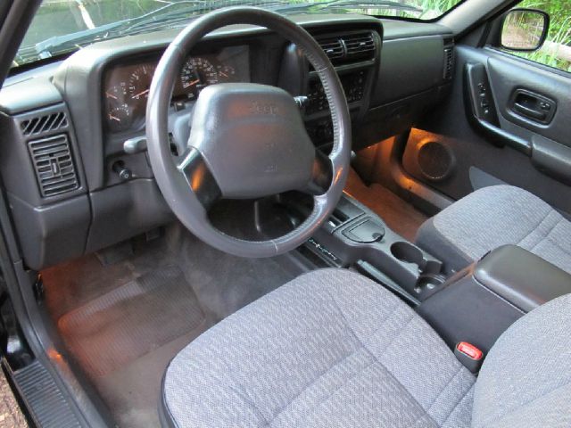 2000 Jeep Cherokee Base GLS LX