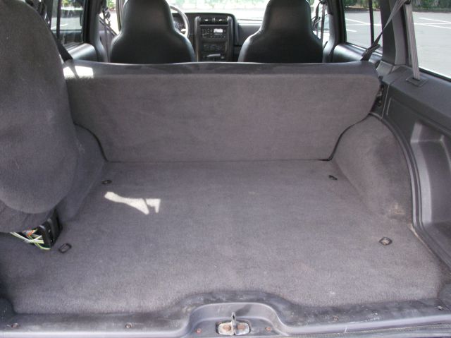 2000 Jeep Cherokee Base GLS LX