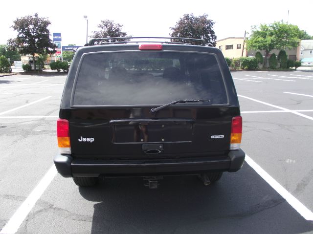 2000 Jeep Cherokee Base GLS LX