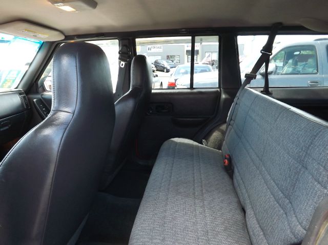 2001 Jeep Cherokee Base GLS LX