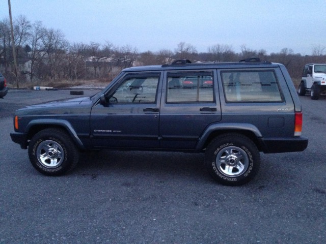 2001 Jeep Cherokee Base GLS LX
