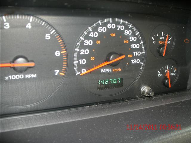2001 Jeep Cherokee 2000 Isuzu LS