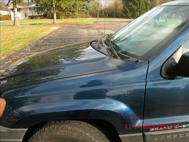 2001 Jeep Cherokee 2000 Isuzu LS