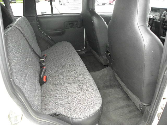 2001 Jeep Cherokee Base GLS LX