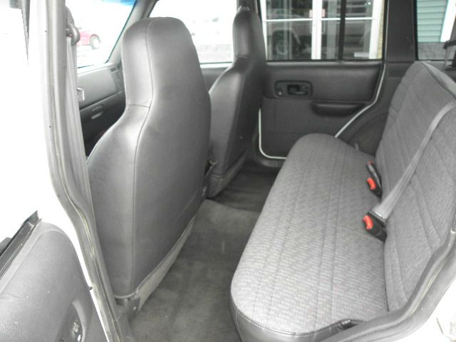 2001 Jeep Cherokee Base GLS LX