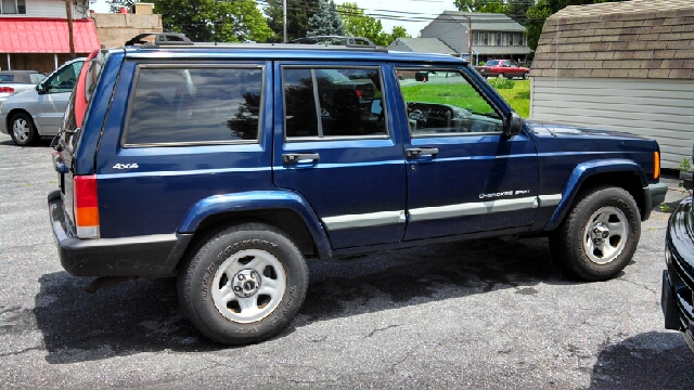 2001 Jeep Cherokee Base GLS LX