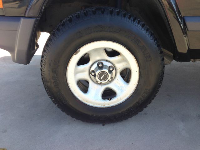 2001 Jeep Cherokee Base GLS LX