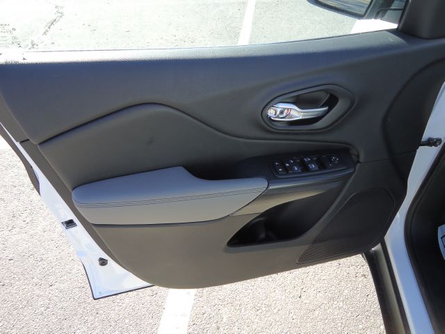 2014 Jeep Cherokee Power LIFT GATE