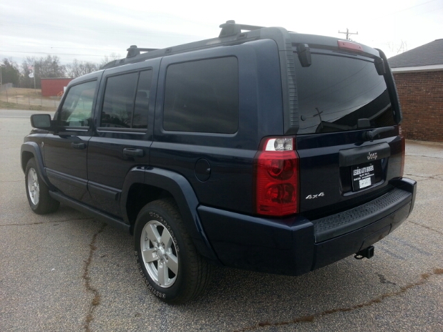 2006 Jeep Commander Bucket