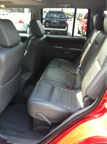 2006 Jeep Commander Ram 3500 Diesel 2-WD