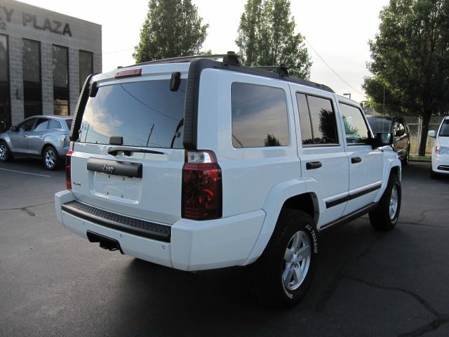 2006 Jeep Commander GSX