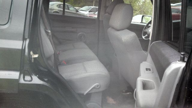 2006 Jeep Commander Ram 3500 Diesel 2-WD