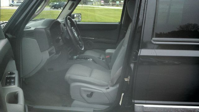 2006 Jeep Commander Ram 3500 Diesel 2-WD