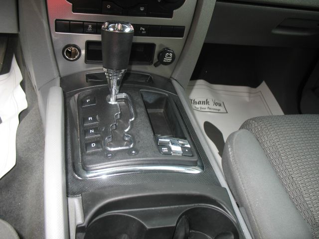 2006 Jeep Commander Ram 3500 Diesel 2-WD