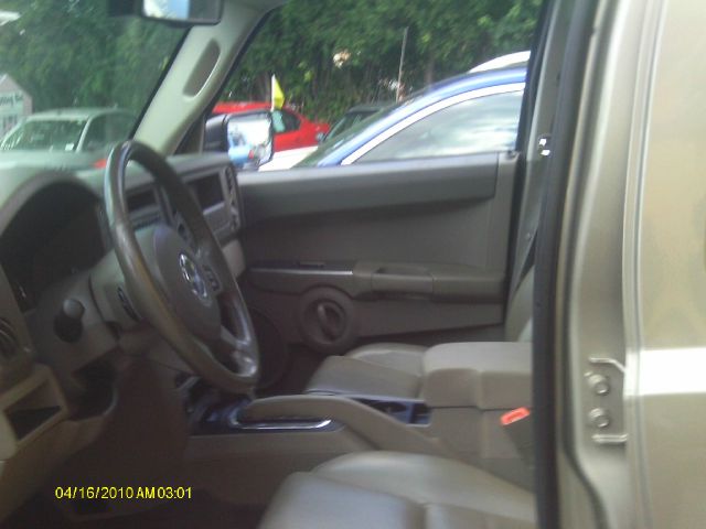 2006 Jeep Commander Ram 3500 Diesel 2-WD