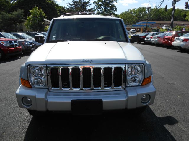 2006 Jeep Commander Super