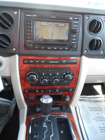 2006 Jeep Commander Super