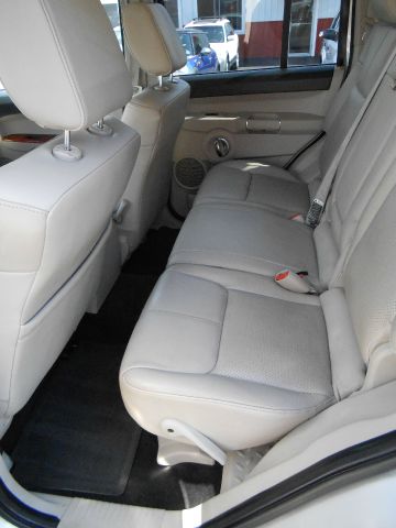 2006 Jeep Commander Super