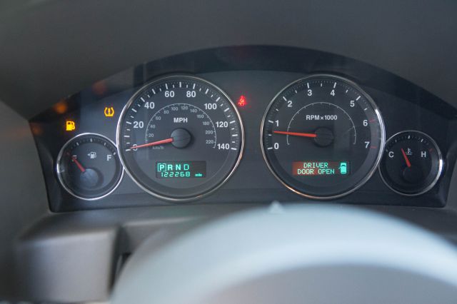 2006 Jeep Commander Super