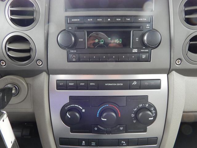 2006 Jeep Commander SLT 25