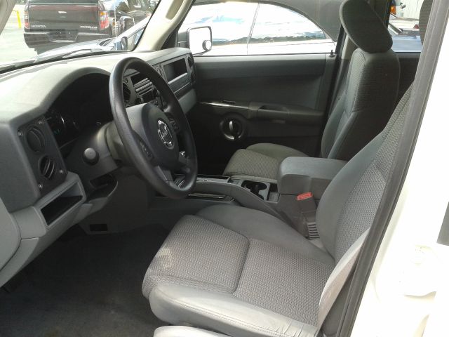 2006 Jeep Commander Ram 3500 Diesel 2-WD