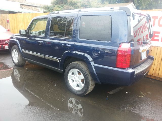 2006 Jeep Commander V8 - READ AD