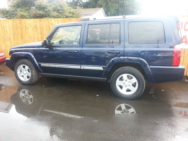 2006 Jeep Commander V8 - READ AD