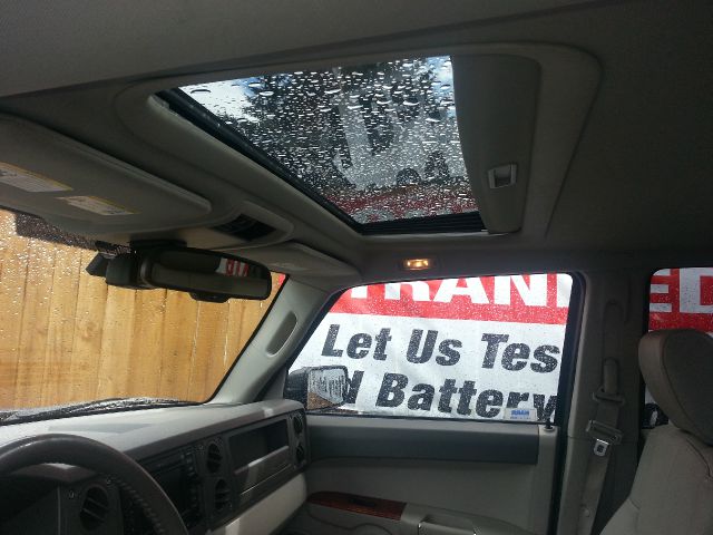 2006 Jeep Commander V8 - READ AD