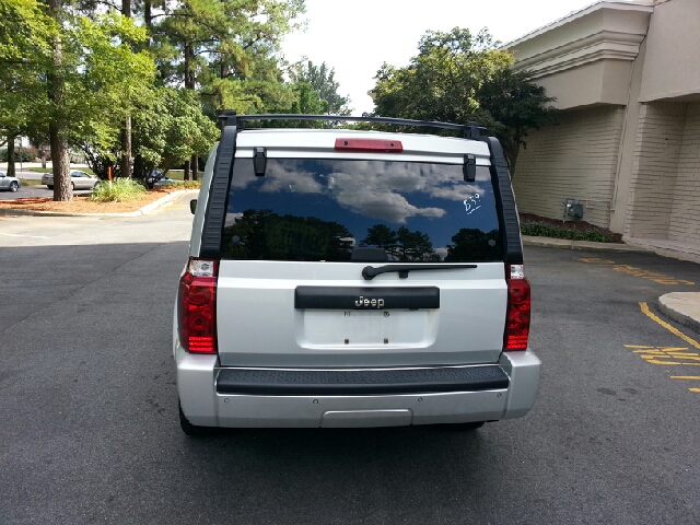 2007 Jeep Commander Extended Cab V8 LT W/1lt
