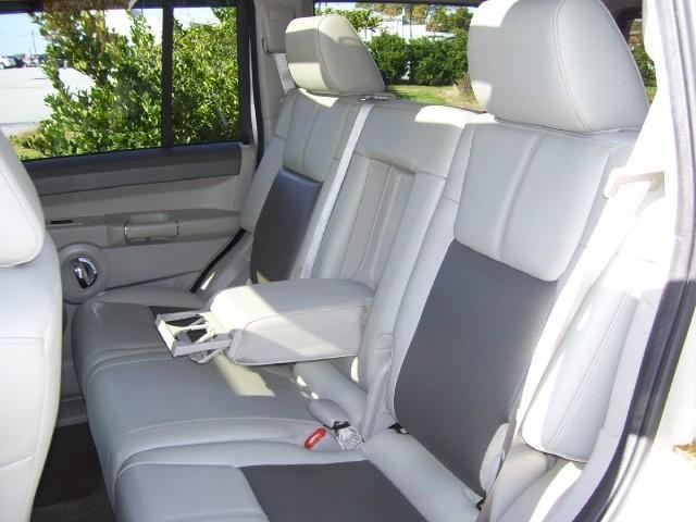 2007 Jeep Commander SLT 25