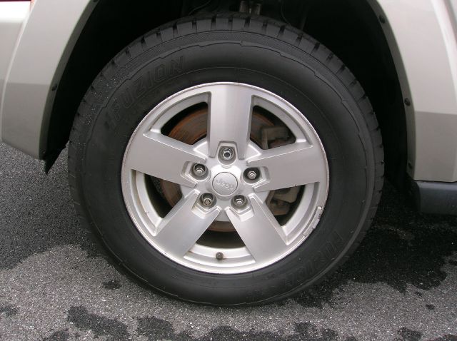 2007 Jeep Commander Elk Conversion Van