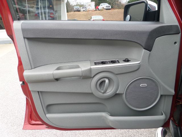 2007 Jeep Commander Elk Conversion Van