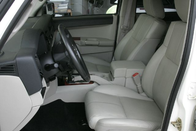 2007 Jeep Commander Super