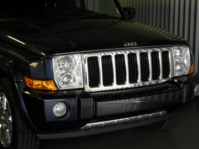 2010 Jeep Commander SLT 25