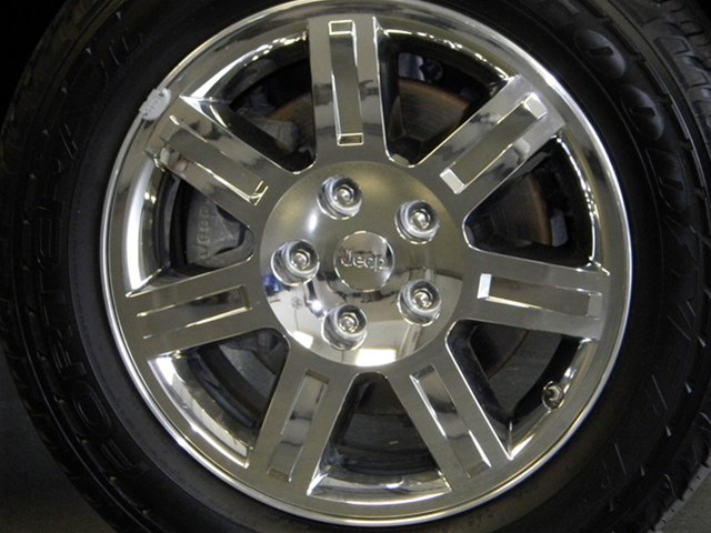 2010 Jeep Commander SLT 25