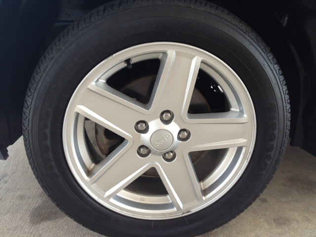 2007 Jeep Compass Extended Cab V8 LT W/1lt