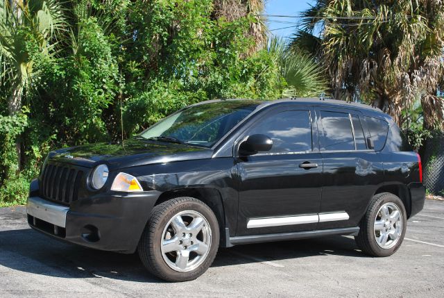 2007 Jeep Compass T6 AWD Leather Moonroof Third Row Seat DVD