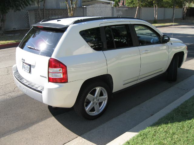 2010 Jeep Compass Power LIFT GATE
