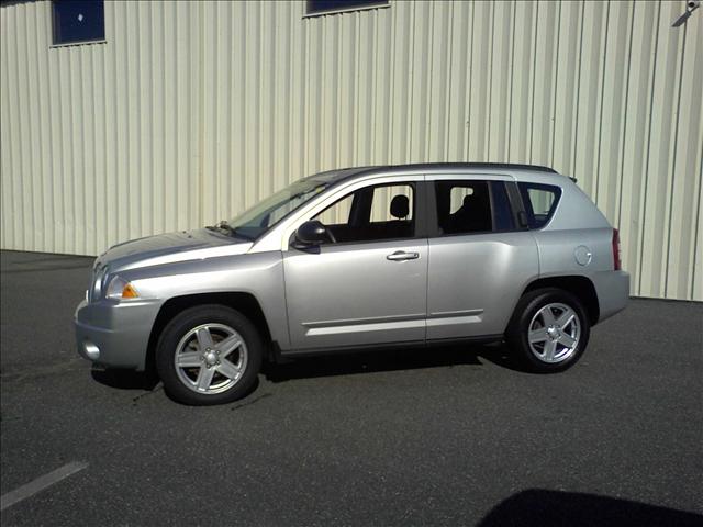 2010 Jeep Compass 2WD Reg Cab 119.