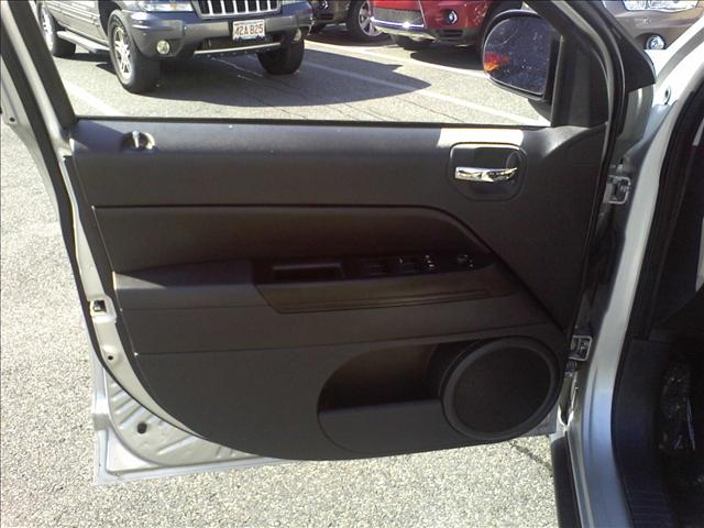 2010 Jeep Compass 2WD Reg Cab 119.