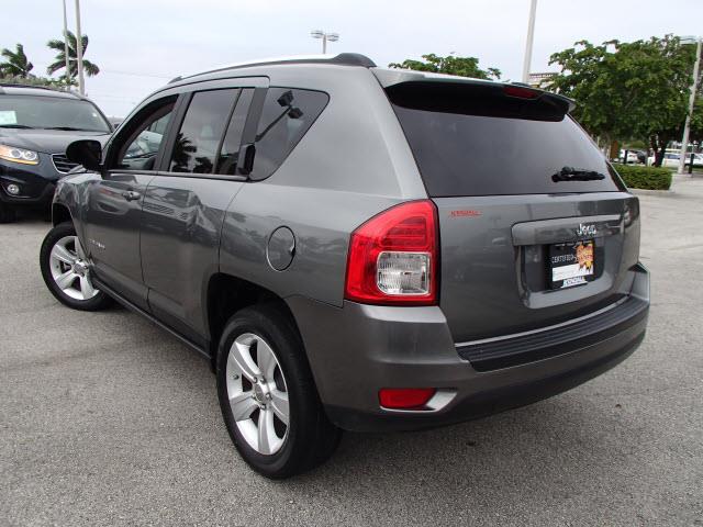 2011 Jeep Compass 2.4 A SR 5dr Wgn W/sunroof