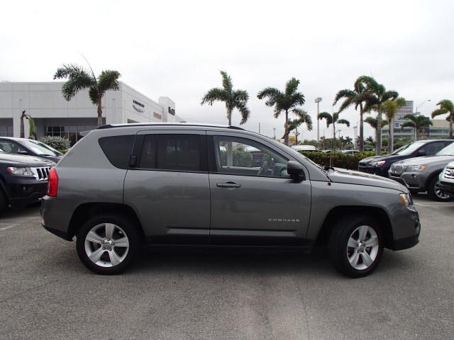2011 Jeep Compass 2.4 A SR 5dr Wgn W/sunroof