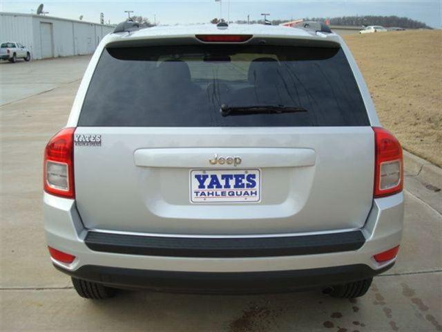 2012 Jeep Compass Z -71 4X4 Vortec