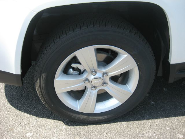 2014 Jeep Compass 2.4 A SR 5dr Wgn W/sunroof