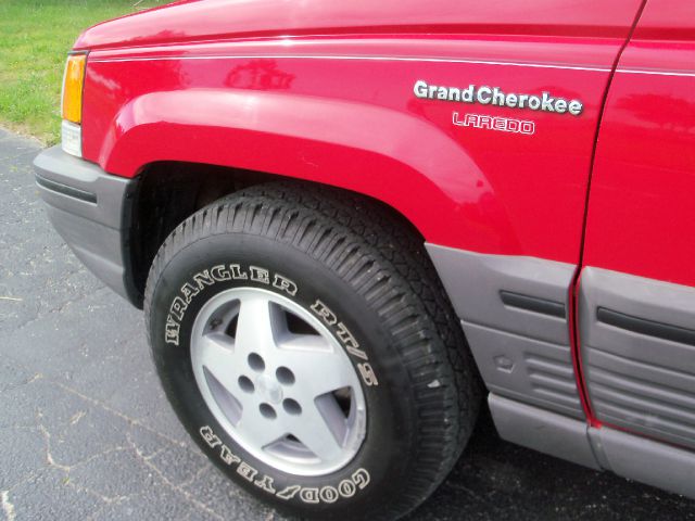 1993 Jeep Grand Cherokee LS Flex Fuel 4x4 This Is One Of Our Best Bargains