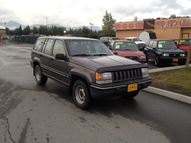 1993 Jeep Grand Cherokee Ram 3500 Diesel 2-WD