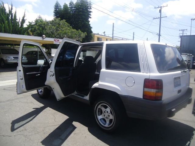 1996 Jeep Grand Cherokee Sedan 4dr
