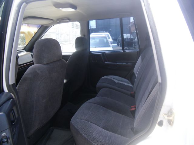 1996 Jeep Grand Cherokee Sedan 4dr