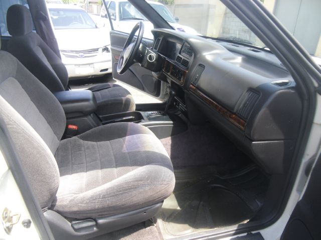 1996 Jeep Grand Cherokee Sedan 4dr